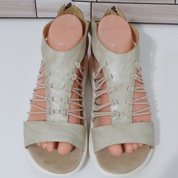 JBU Aruba Gladiator Tan Metallic Sandals Sz 7.5M - Picture 3 of 6